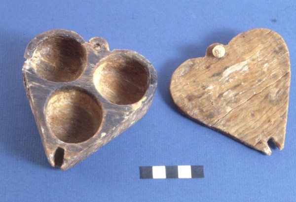 A 2,400-year-old Heart-shaped Box &#8211