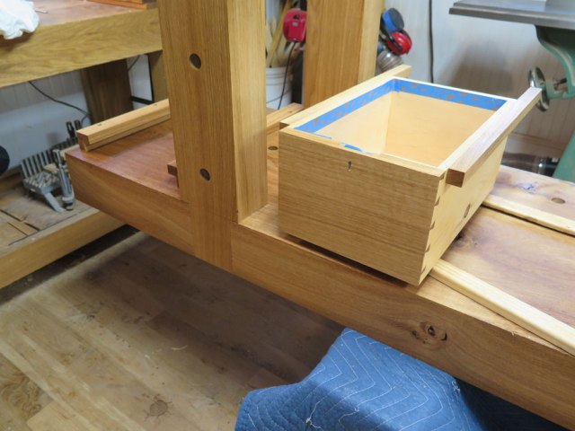 Add a Drawer to the Roubo Workbench &#8211