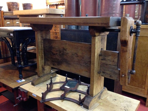 Mondo_stretcher_workbench_