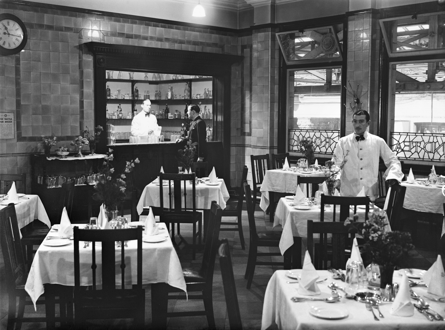 Manchester London Road station dining room, about 1956. 