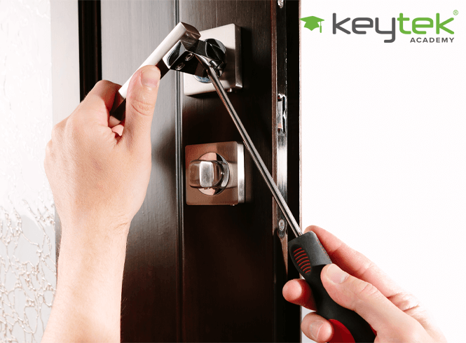 Should I Re-train as a Locksmith? – Keytek Academy