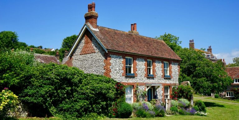 Sash windows with single and double active sashes